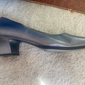 Steel Gray Aerosole comfy and stylish pumps